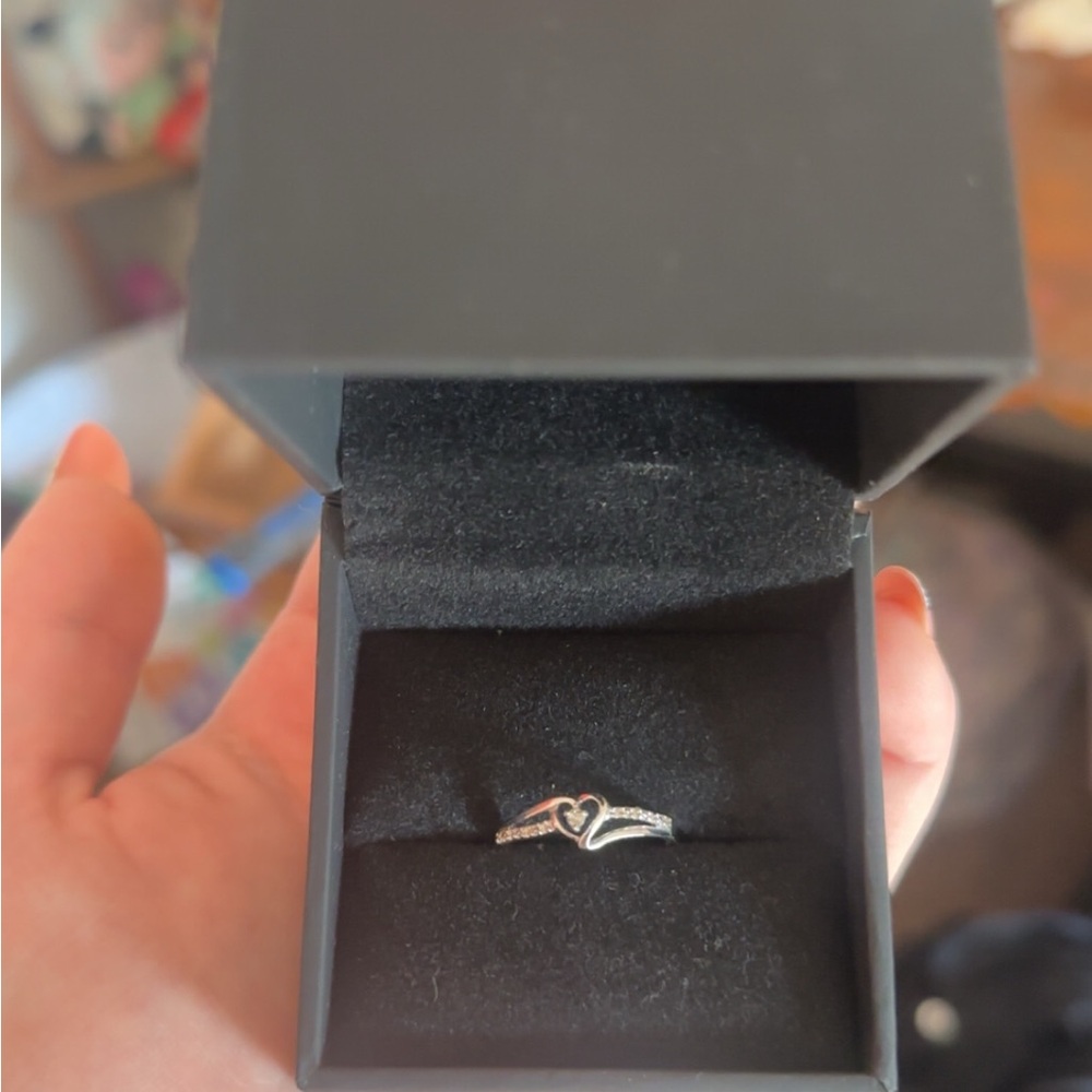 Elegant Silver Heart Ring
